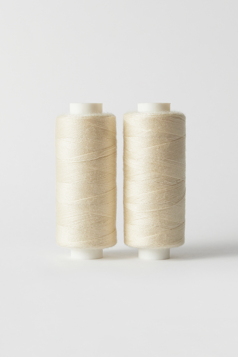 Нитки Бытовые 544-СЛИВОЧНОЕ МАСЛО Dor Tak 40/2-400 ярд. 100% п/э