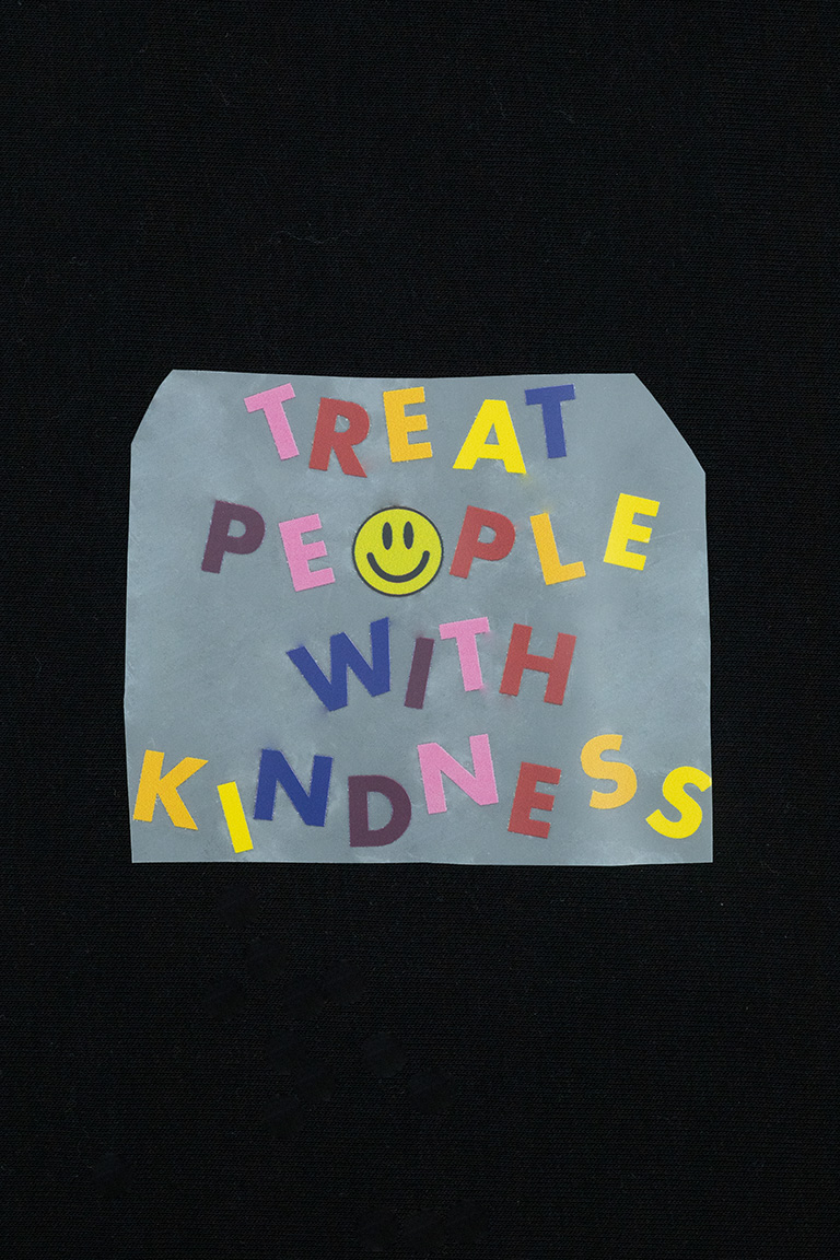 ТЕРМОТРАНСФЕР TREAT PEOPLE WITH KINDNESS 11*9см