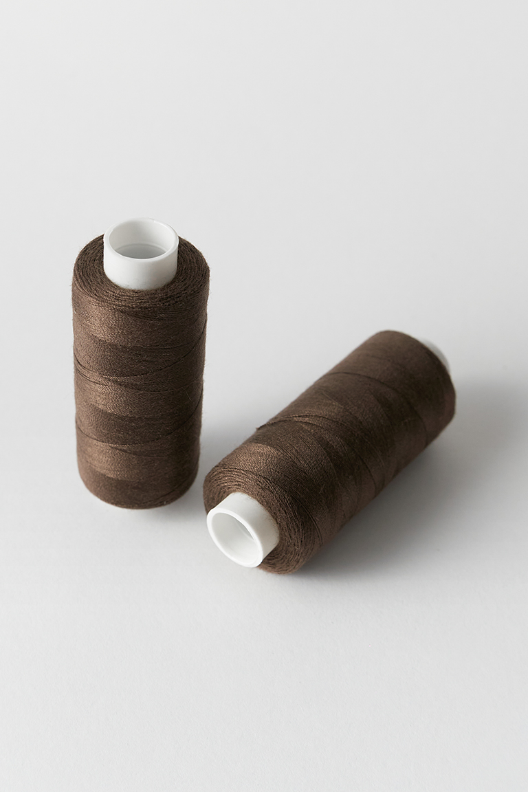 Нитки Бытовые 333-ТРЮФЕЛЬ Dor Tak 40/2-400 ярд. 100% п/э