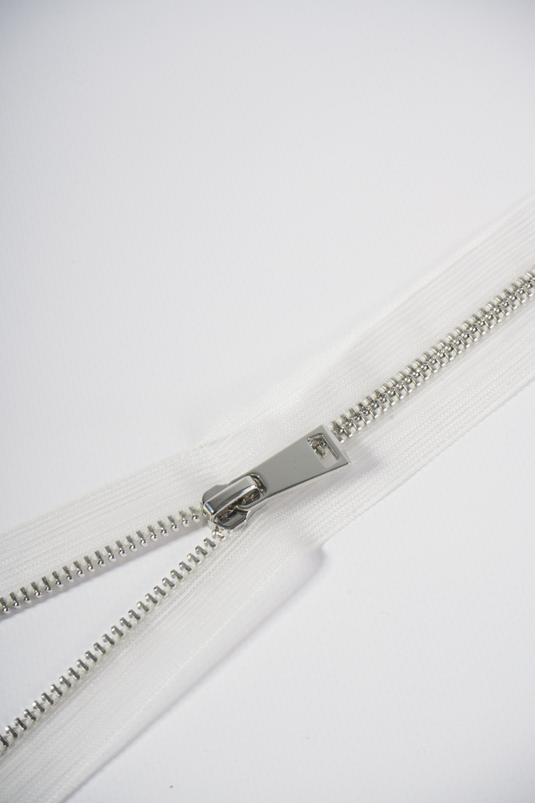 МОЛНИЯ РАЗЪЕМНАЯ №5 ПРОЗРАЧНЫЙ МЕТАЛЛ СЕРЕБРО, 65 СМ МОЛНИЯ РАЗЪЕМНАЯ №5 ПРОЗРАЧНЫЙ МЕТАЛЛ СЕРЕБРО, 65 СМ